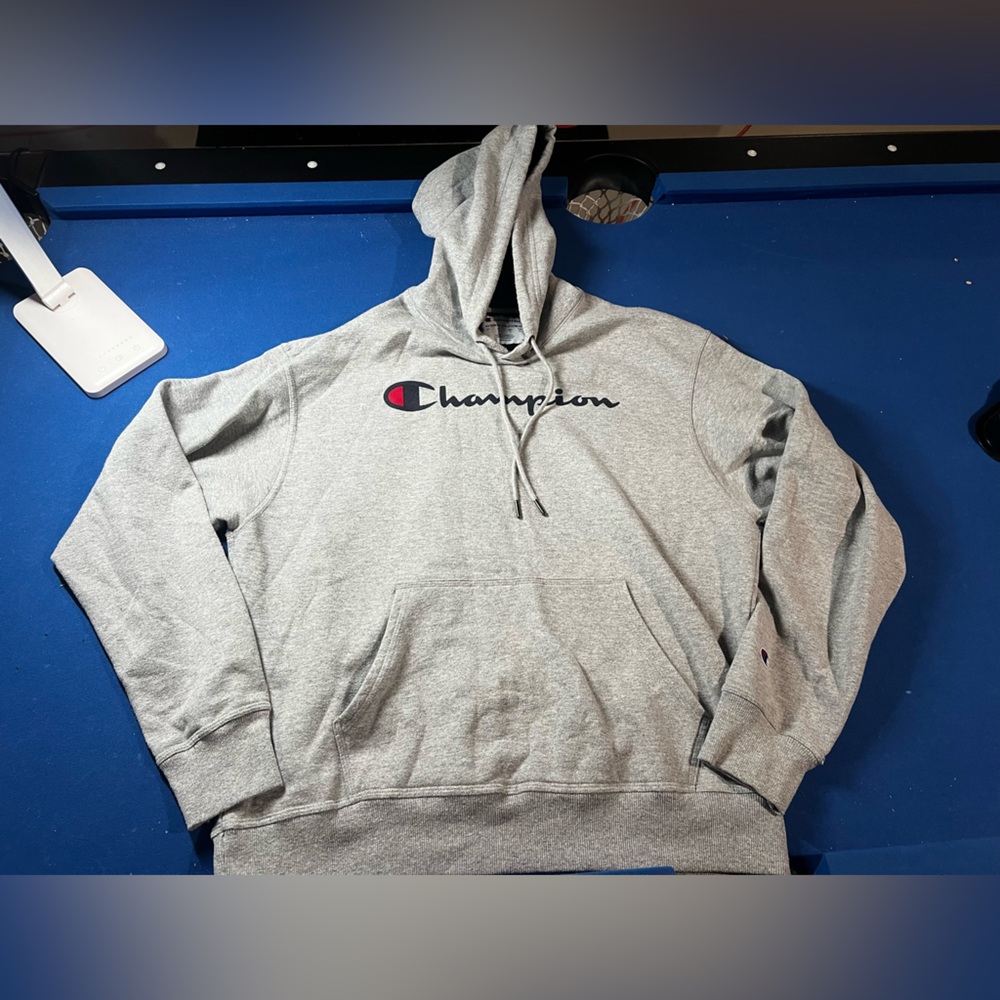 Men’s gray Champion Pullover hoodie